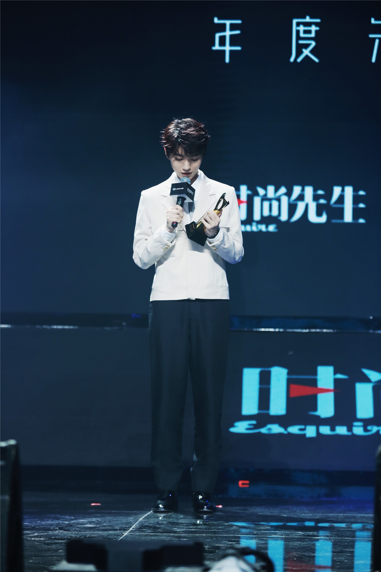 王俊凱最新巡演盛典,變化的力量,自信成就的光輝之旅