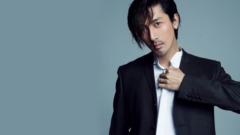 打造魅力男性風(fēng)格,明星大叔的男士時(shí)尚指南