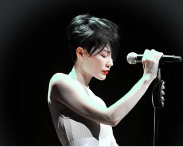 十月生日明星盛宴，星光熠熠的溫暖與趣味故事