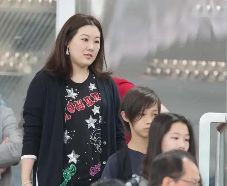 郭晶晶近況揭秘,小巷中的獨特風味探尋