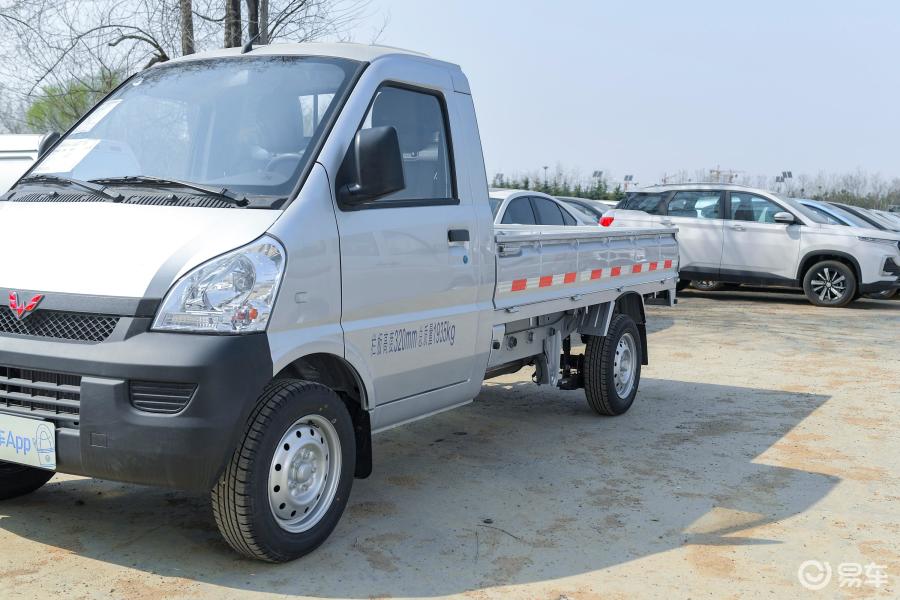 五菱榮光小卡新款車型圖,小巷中的隱藏之寶亮相!