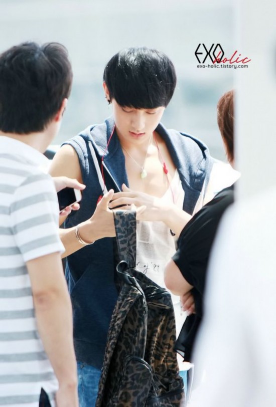 樸燦烈最新照片集,展現(xiàn)流行天王的多面魅力