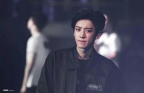 樸燦烈最新照片集,展現(xiàn)流行天王的多面魅力