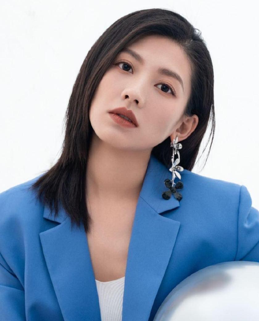 女演員馬藜與科技融合,體驗(yàn)前沿科技產(chǎn)品之旅