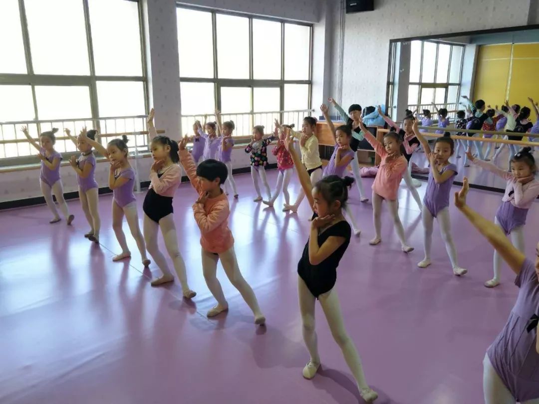 最新舞蹈教程揭秘，小巷深處的舞蹈樂園之旅