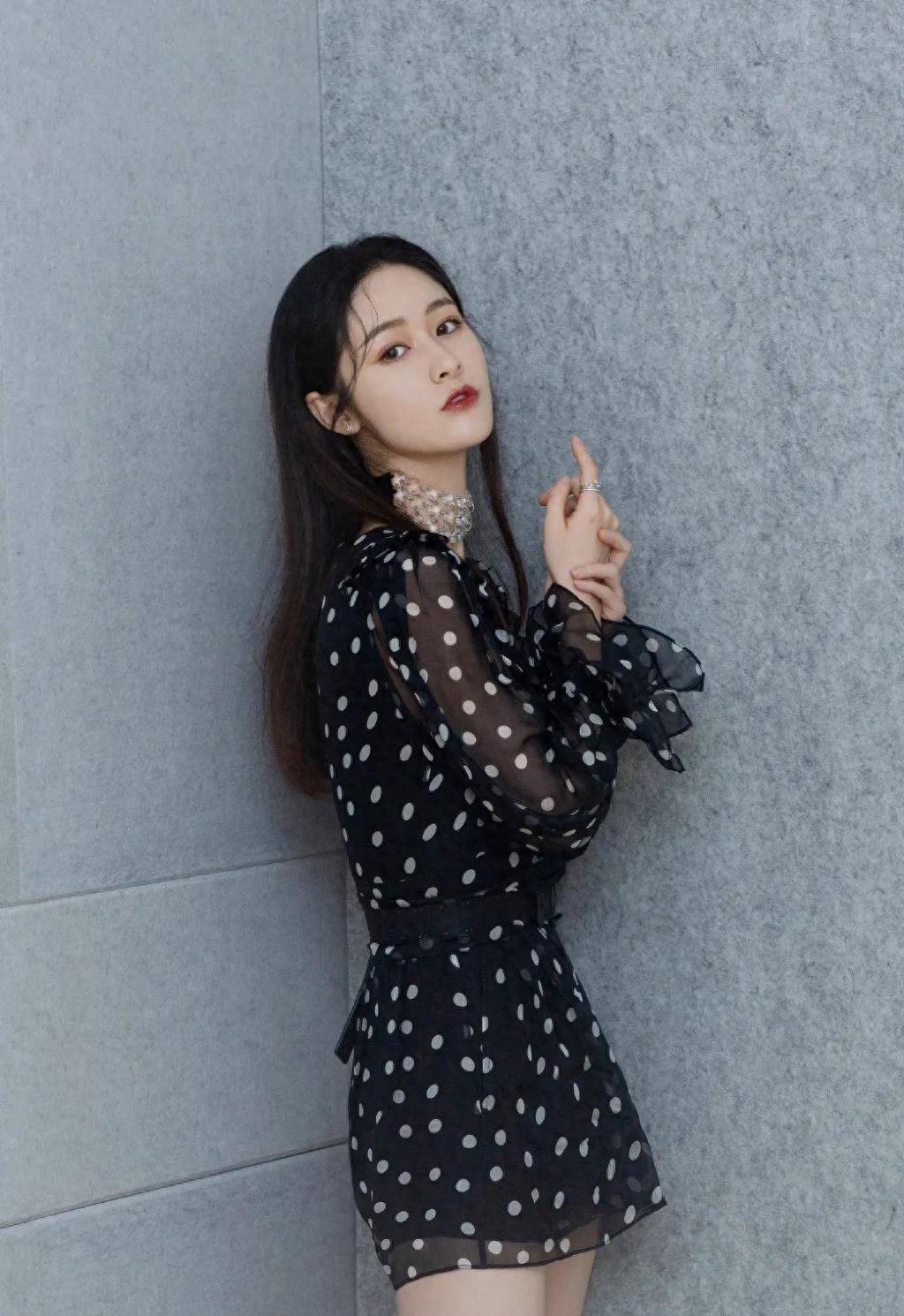 新晉女明星,舞臺到熒屏的蛻變之路——自信與成就感的彰顯