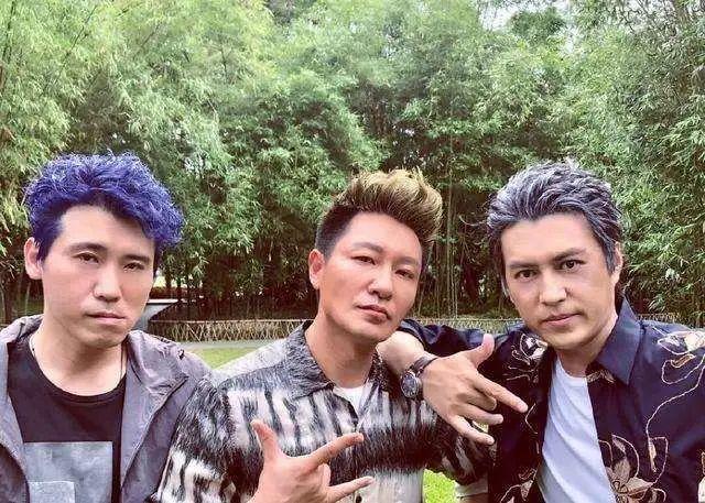 靳東新作發(fā)布，影視盛宴，魅力四溢！