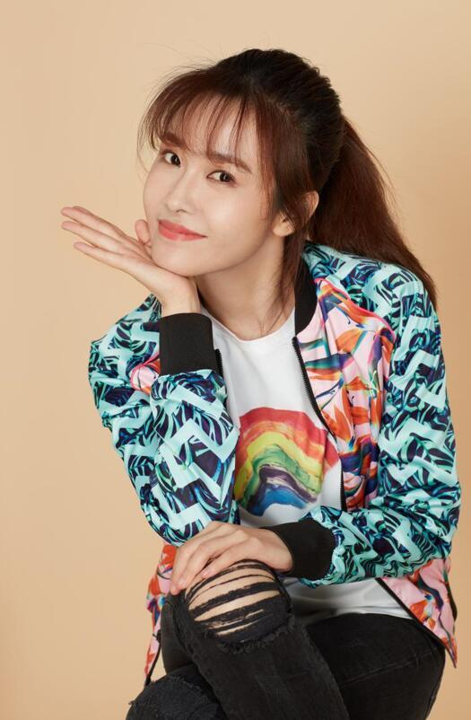 成龍最新力作歌曲，全球震撼！熱血沸騰的旋律引爆音樂界！