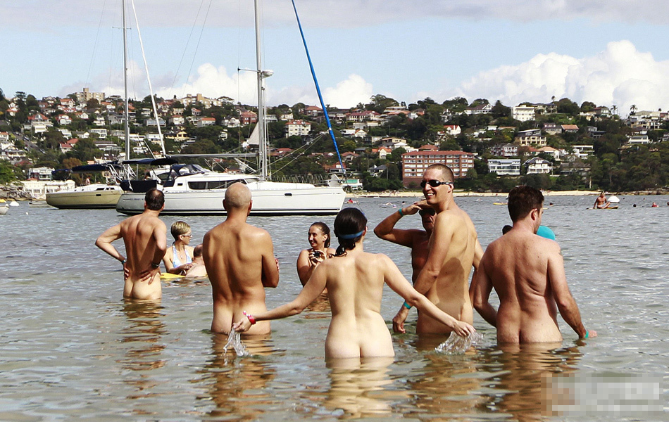 裸泳比賽圖片,裸泳比賽圖片，小巷深處的獨特風情