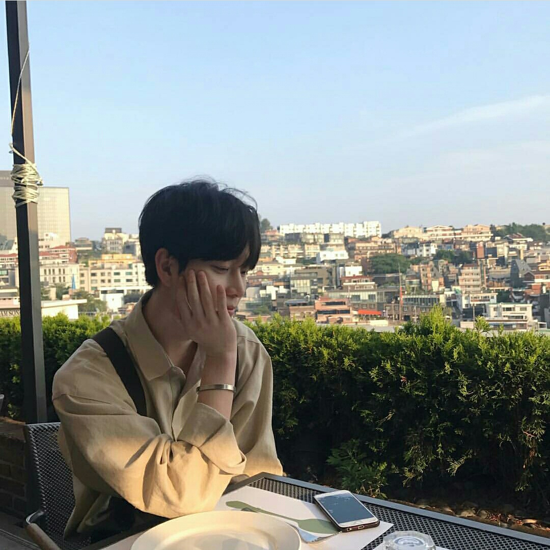 最新韓系男頭圖片,最新韓系男頭圖片的流行與爭議，一種文化現象的探討