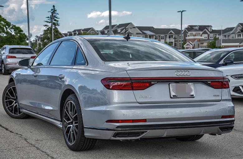 最新款A(yù)8L,最新款A(yù)8L，一段車內(nèi)的溫馨旅程