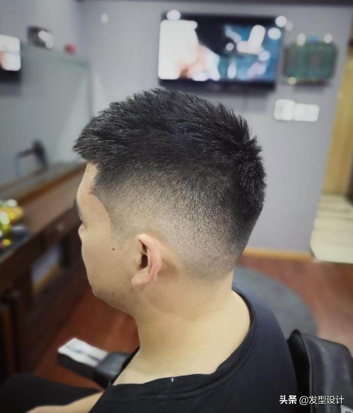 最新短發(fā)造型,時尚風(fēng)潮的演變與影響