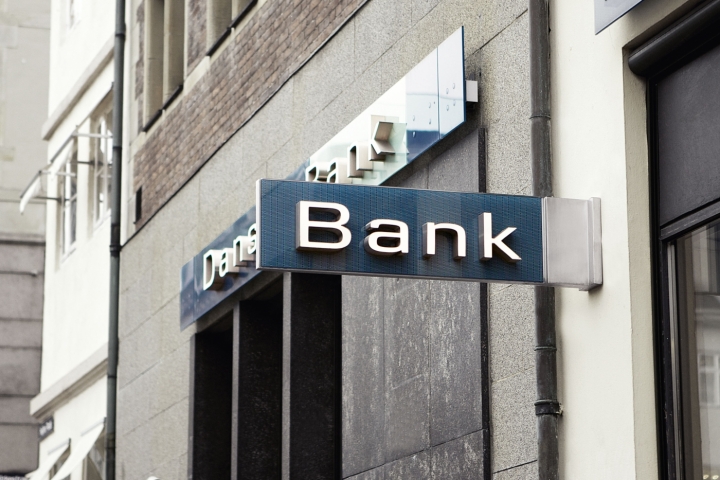 美國上市銀行的背景、重大事件與地位概述