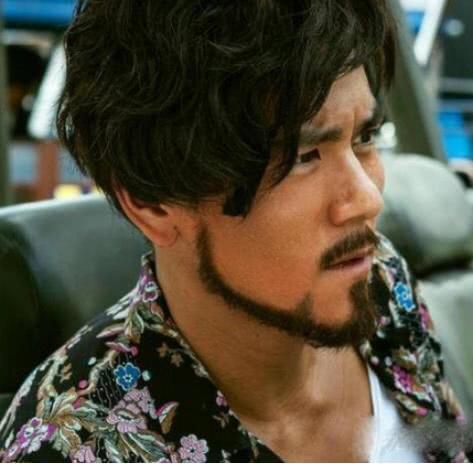 留胡子的男明星,時尚潮流與個性魅力的展現(xiàn)風(fēng)采