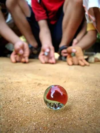 打彈珠比賽,打彈珠比賽，一場自然美景中的心靈之旅