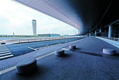 膠東國際機(jī)場最新進(jìn)展,膠東國際機(jī)場最新進(jìn)展，隱藏在小巷中的飛行夢想與獨(dú)特風(fēng)味