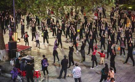 最新廣場舞精選100，舞動時尚，展現活力無限