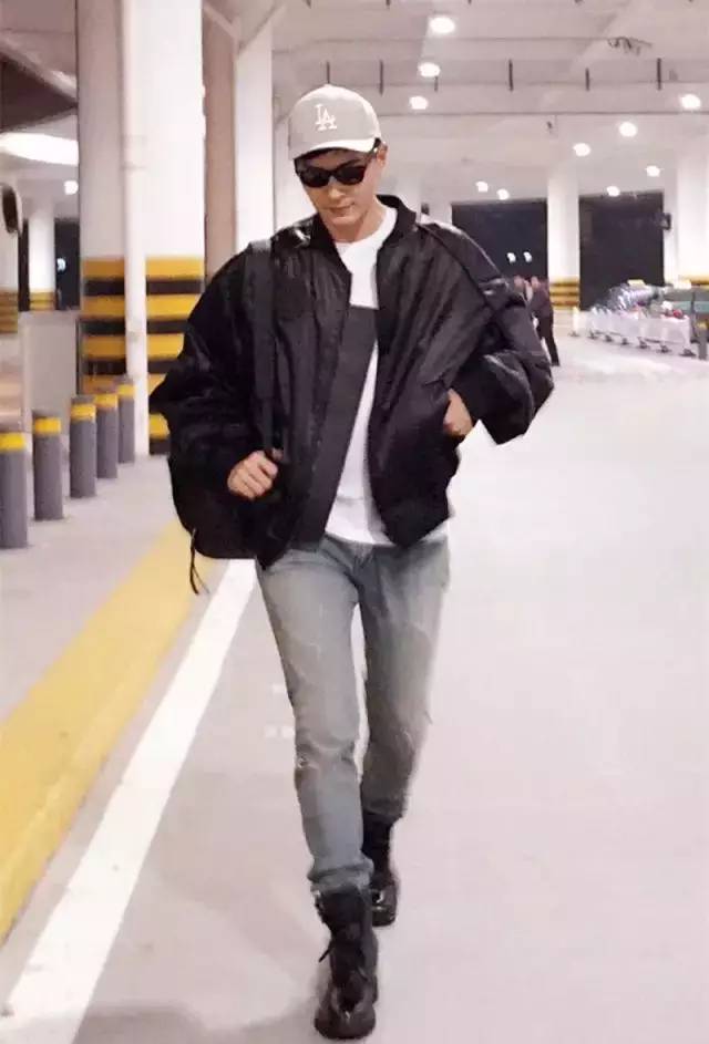 星光下的輝煌歷程,長腿男明星的崛起之路