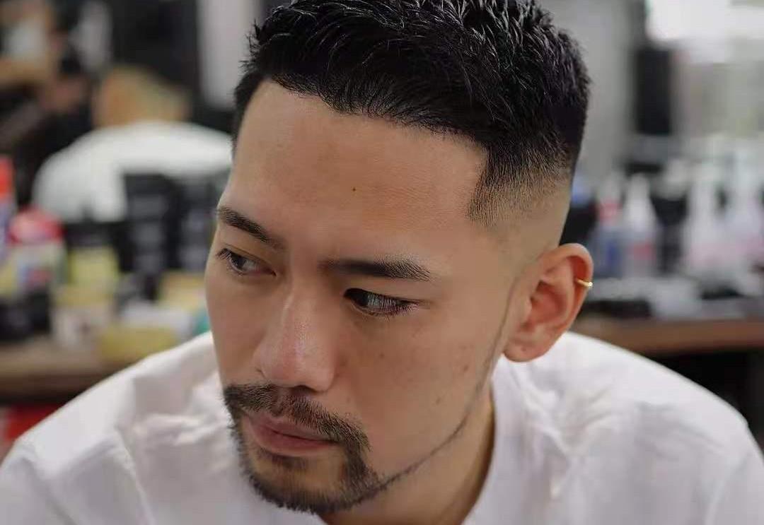 最新中年男士發型,最新中年男士發型,科技重塑魅力,引領潮流新風尚