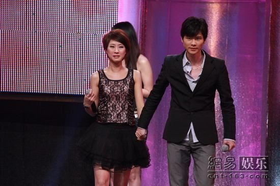 謝金燕與李政穎最新動態(tài),星光閃耀,攜手共繪時代畫卷