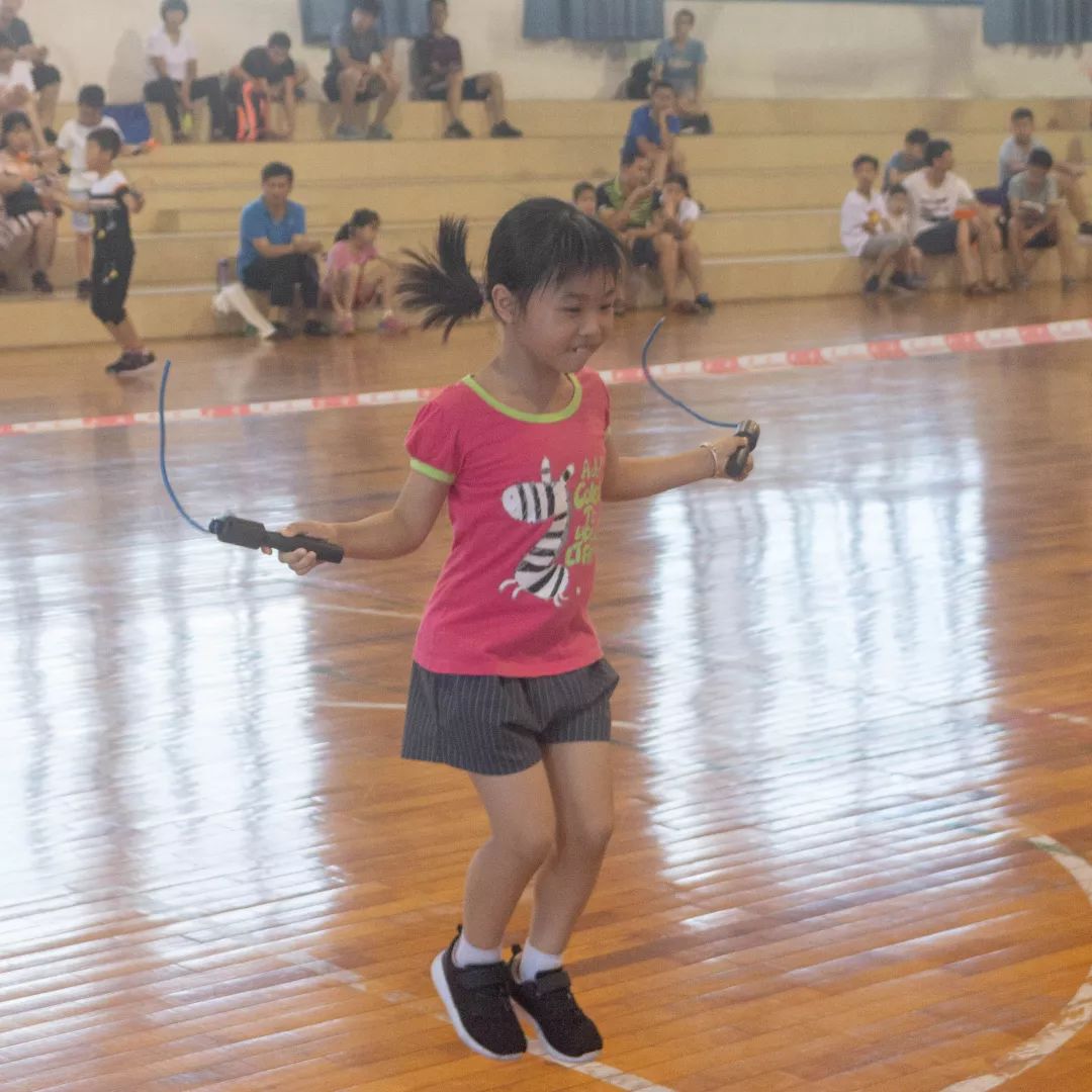 傳統(tǒng)魅力與現(xiàn)代競技的碰撞,踢毽比賽展現(xiàn)風采