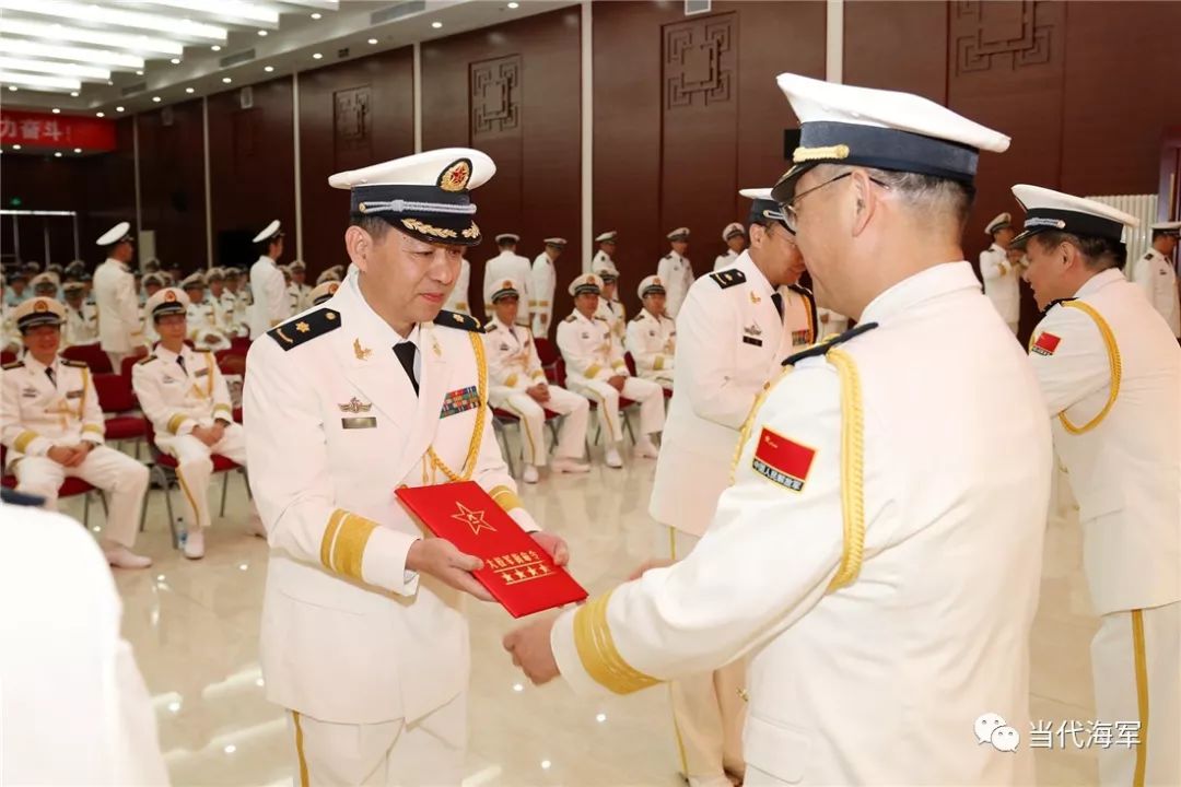 最新軍銜授予,最新軍銜授予,小巷深處的特色小店探秘