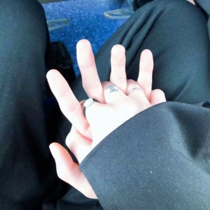 最新情侶頭像牽手，走向未來的自信與成就感之路