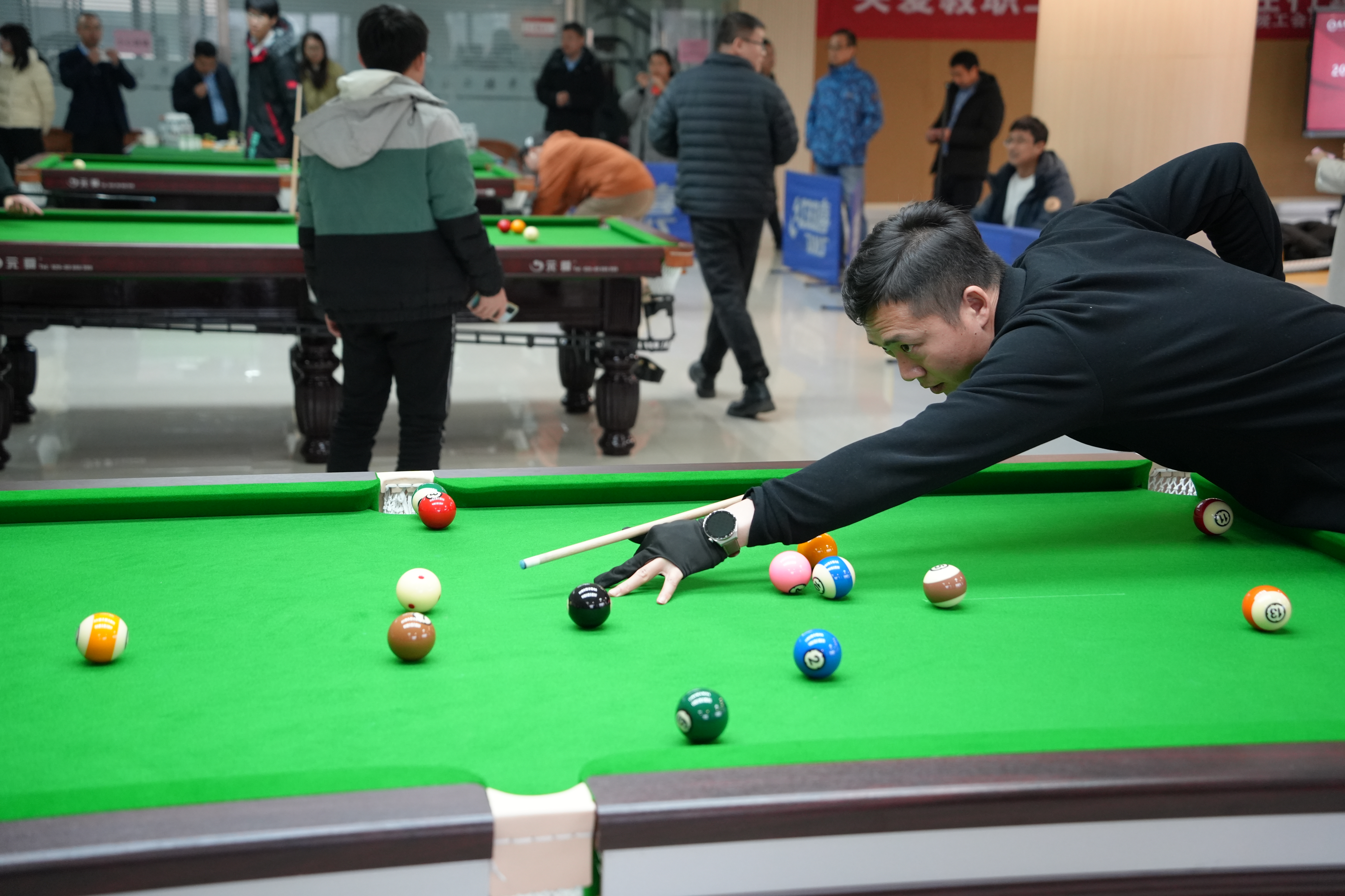 最新臺(tái)球比賽,最新臺(tái)球比賽，時(shí)代背景下的輝煌篇章