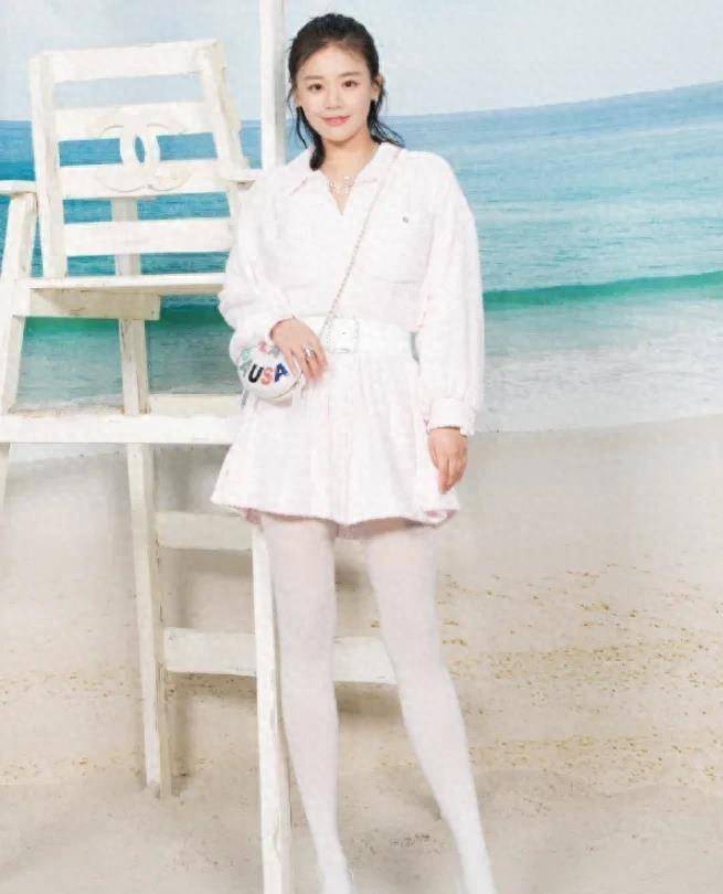女明星穿白絲襪,女明星穿白絲襪，時尚潮流的獨特魅力