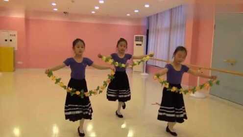 幼兒花環舞蹈新視頻，教育方式中的藝術展現風采