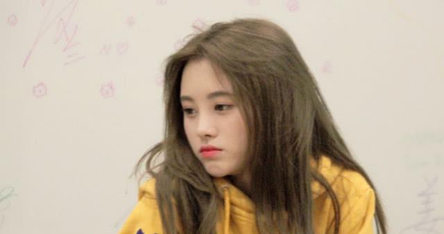 姓鞠的明星,變化的力量與自信的光芒閃耀娛樂圈