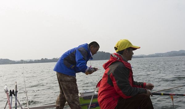 萬(wàn)佛湖釣魚比賽，釣出自信，掌握變化的力量