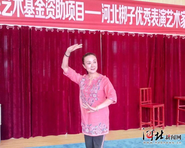 璀璨星光下的女演員張巖,魅力瞬間照片集