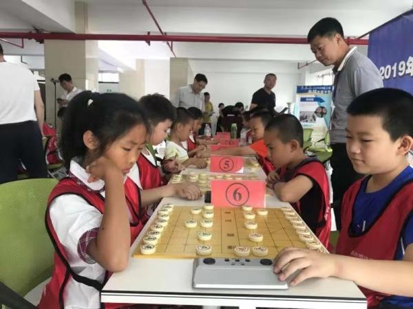 棋牌比賽之旅，探索自然美景，尋找內心平靜的獨特體驗