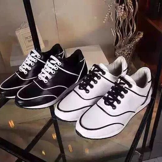 香奈兒新款女鞋圖片，時(shí)尚巔峰之璀璨明珠的絕美風(fēng)采