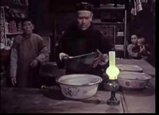 電影林家鋪子，日常溫馨趣事與深厚友情的紐帶之旅