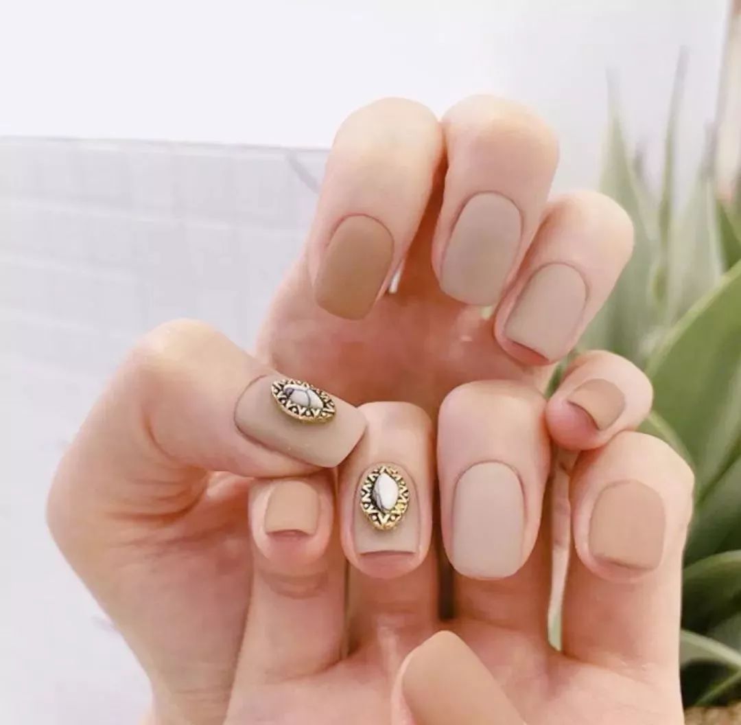 最新美甲圖片，時尚潮流的絢麗演繹