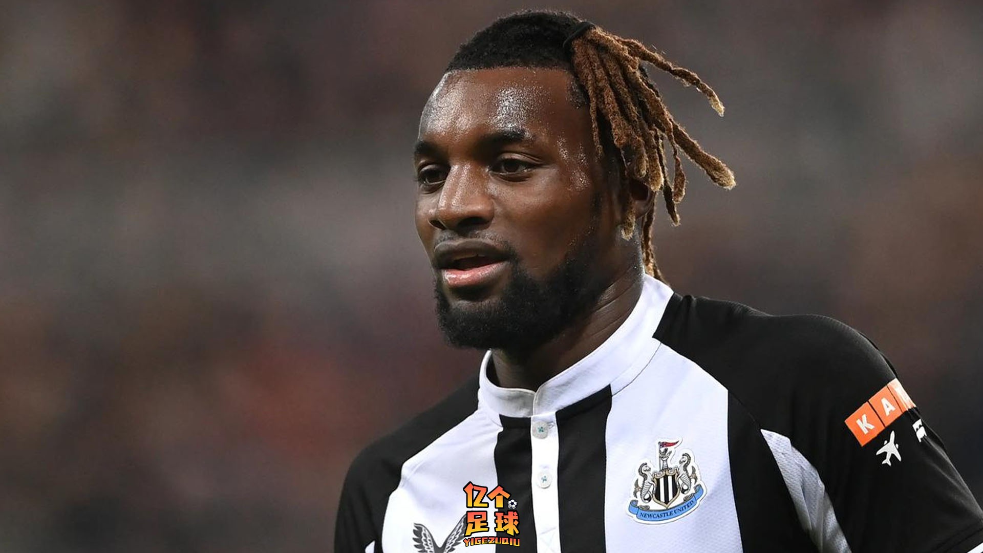 紐卡斯?fàn)柭?lián)隊(duì)新加盟球員，變化中的力量，學(xué)習(xí)與自信之旅