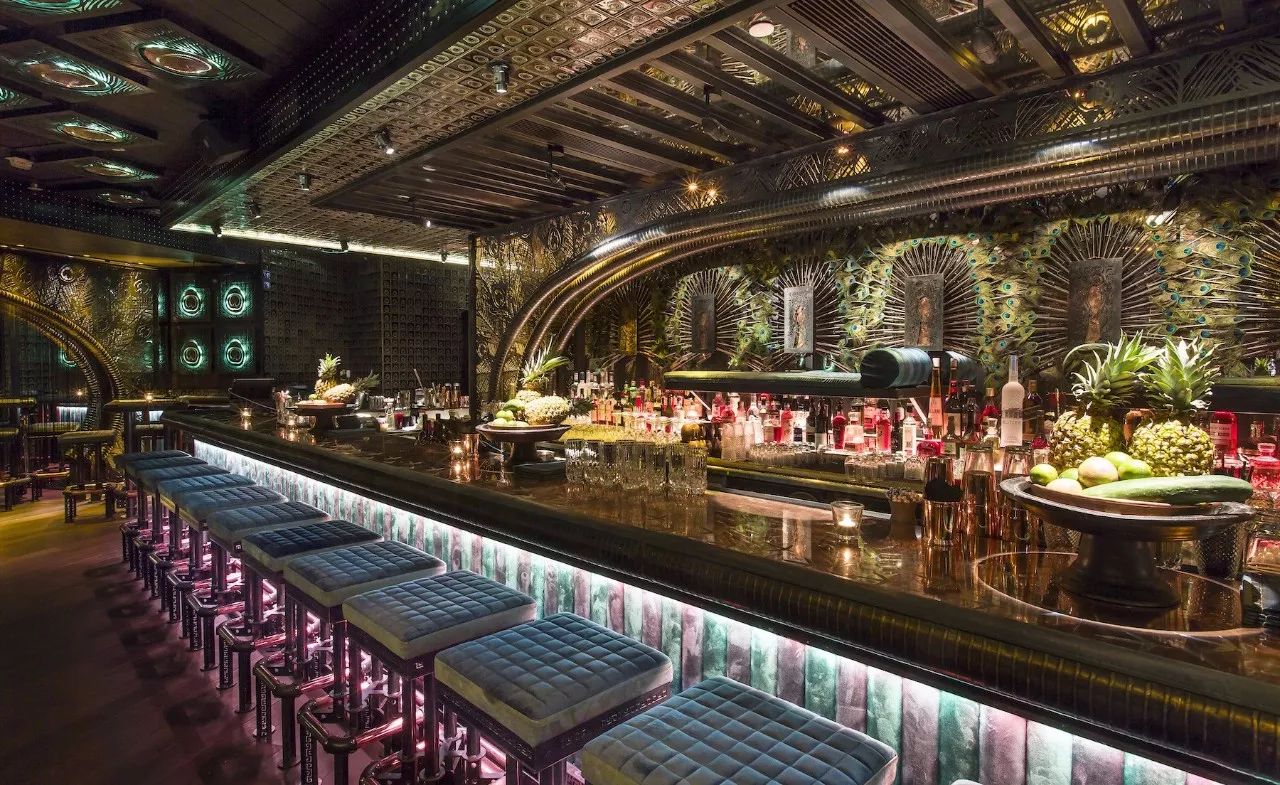 香港酒吧上市公司，輕松探索自然美景的旅程