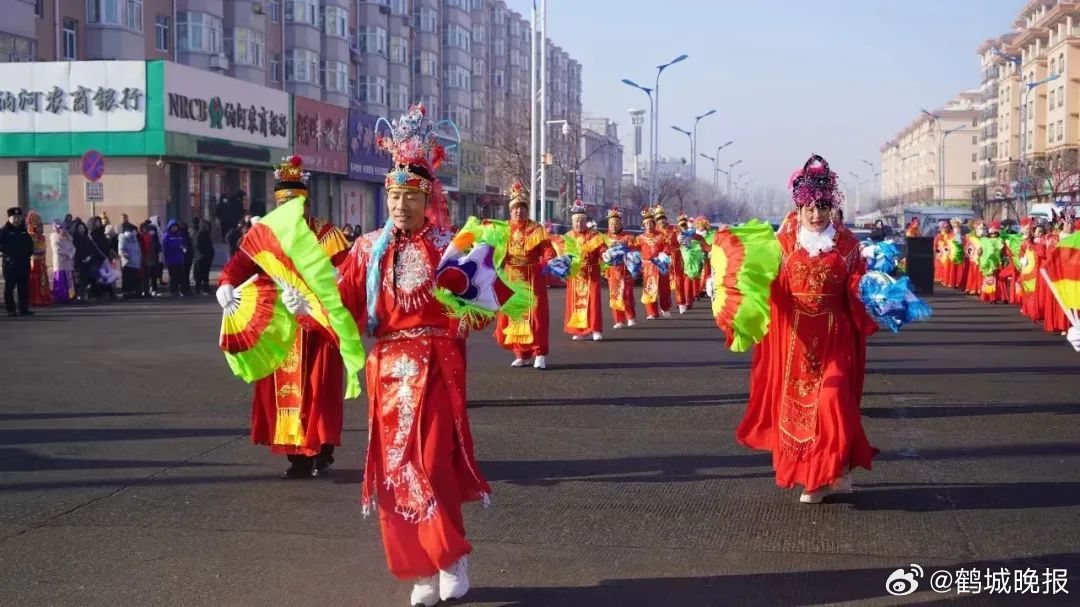 最新燈籠舞風采，舞動變化，展現自信人生