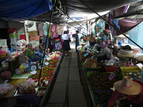 丹嫩沙朵水上市場(chǎng)，科技與生活融合的前沿體驗(yàn)