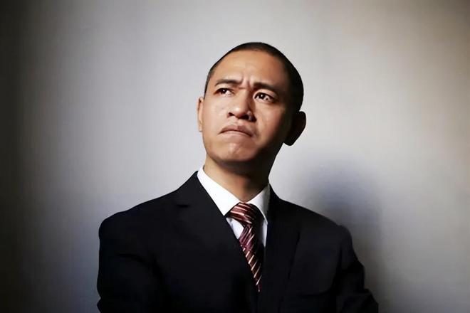 演員阿維的成長(zhǎng)之路，自信鑄就輝煌，從變化中學(xué)習(xí)成功之道