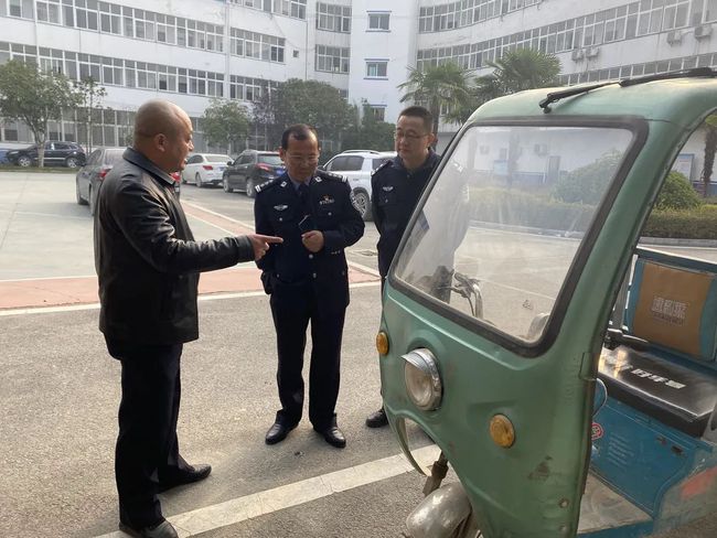 麻城交通事故背后的故事,揭秘現場與小巷特色小店的奇遇