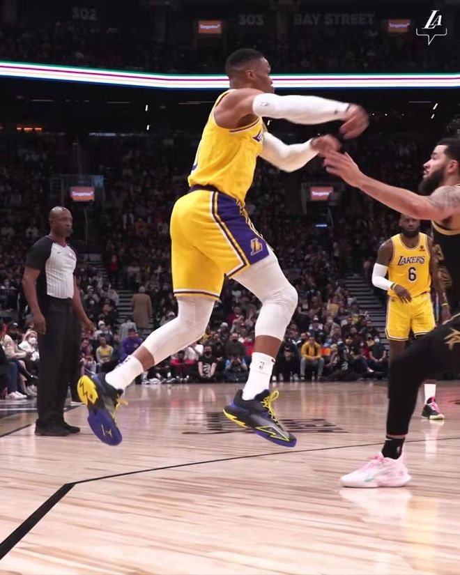 詹姆斯最新動態(tài)揭秘,追蹤其資訊與動態(tài)的秘訣