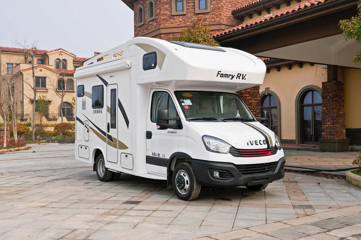 依維柯最新款，科技前沿之作，生活完美融合典范