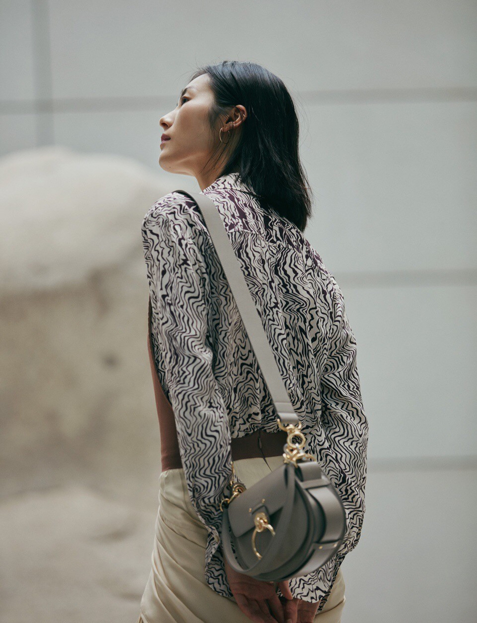 劉雯最新寫真,科技與生活融合的藝術展現(xiàn)風采