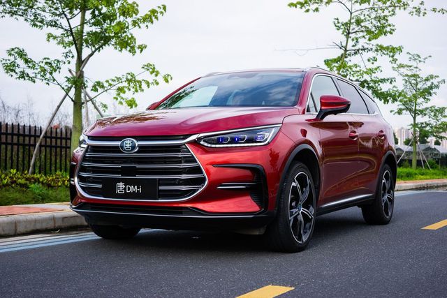 比亞迪唐最新款觀點論述，深度解析新功能與特性