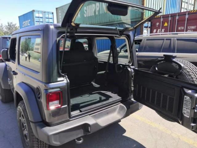 最新款牧馬人,小巷中的隱秘寶藏探秘