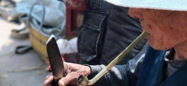 賒刀人的神秘預(yù)言揭秘,三峽未來的故事與預(yù)測