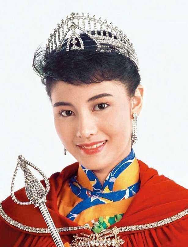 港澳女明星的獨特小巷之旅,繁華背后的隱秘小店揭秘